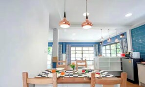 Villa, 3 Bedrooms, Smoking, Private Pool | Dining room - M Casa Palmera Poll Villa (Pattaya)