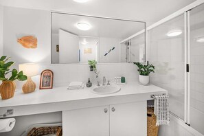 Hair dryer, towels, soap, shampoo - Northcliffe Magic - Stunning Views (Sunshine Coast)