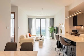 ラグジュアリー アパートメント 2 ベッドルーム 禁煙 シティビュー | リビング エリア