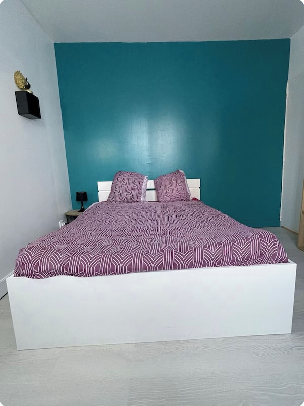 Fer et planche à repasser, Wi-Fi, draps fournis