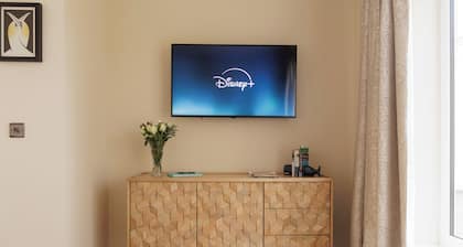 Cosy Cottage with sea view, 10 mins from Portree