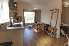 Interior -  Cosy Cottage with sea view, 10 mins from Portree (Portree)