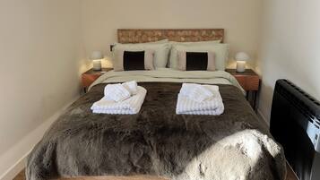 Free WiFi, bed sheets, wheelchair access