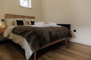 Free WiFi, bed sheets, wheelchair access