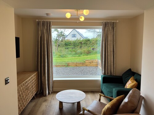  Cosy Cottage with sea view, 10 mins from Portree