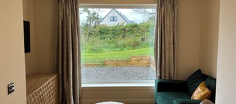  Cosy Cottage with sea view, 10 mins from Portree