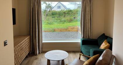 Cosy Cottage with sea view, 10 mins from Portree