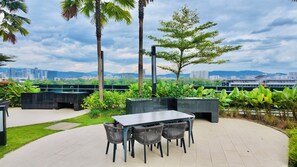 Outdoor dining - Eaton Residence KLCC - JD Home Stay | Two Bedroom Apartment with KLCC view (Kuala Lumpur)
