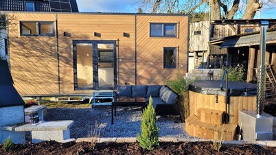 Romantic Tiny House - with hot tub and/or sauna for an extra charge