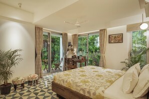 Internet, bed sheets - Avina Villa , 2-bedroom villa in delightful Siolim with cool AC breeze (Siolim)