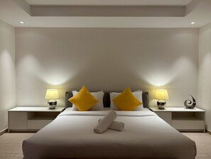 Iron/ironing board, WiFi, bed sheets - Sunset View Pool Villa 116/4BR/10 Persons/BBQ (Moo 10, Nongprue, Banglamung, Pattaya City)
