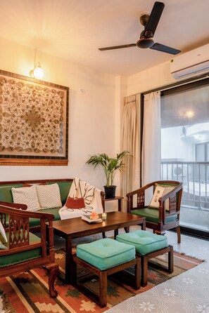Living area - Aurum , Cozy 1-bedroom apartment with AC in soothing Candolim (Candolim)