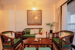 Living area - Aurum , Cozy 1-bedroom apartment with AC in soothing Candolim (Candolim)