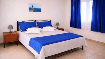 Tirai kedap cahaya, kedap suara, setrika/meja setrika, dan Wi-Fi gratis