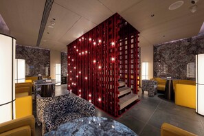 Coin salon dans le hall