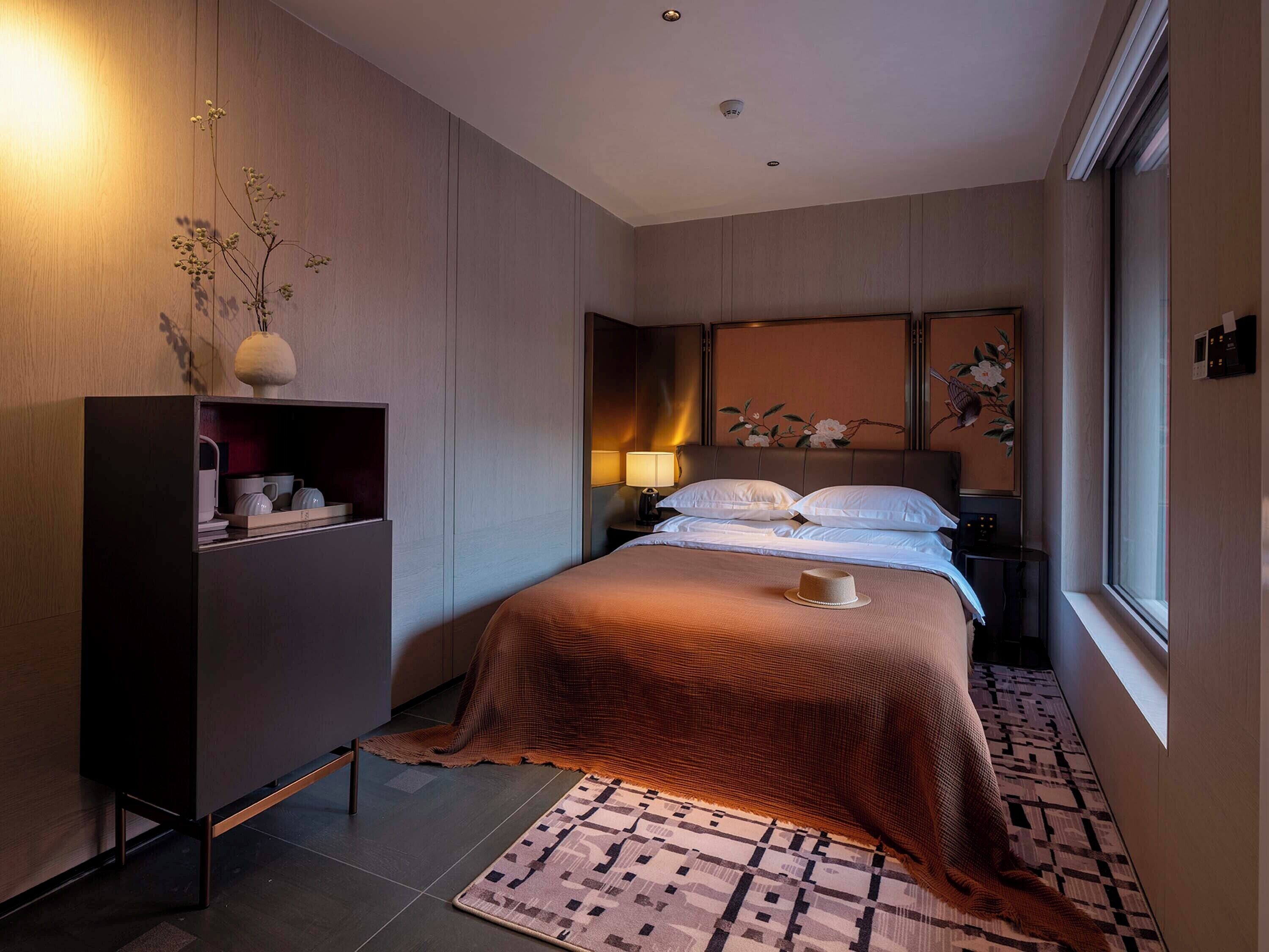 Comfort Double Room, Courtyard View | Desk, laptop workspace, free WiFi, bed sheets