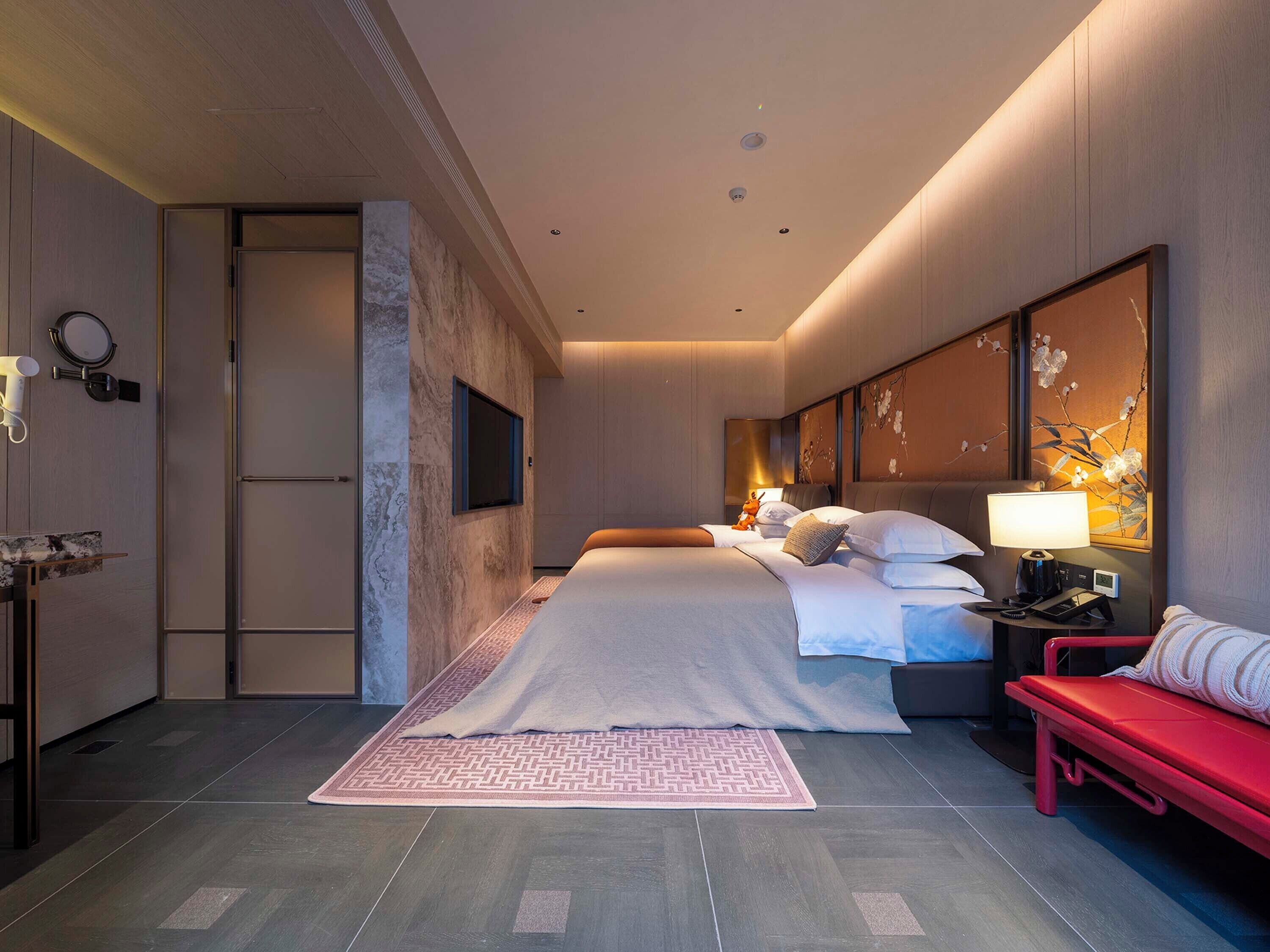 Junior Suite, Courtyard View | Desk, laptop workspace, free WiFi, bed sheets