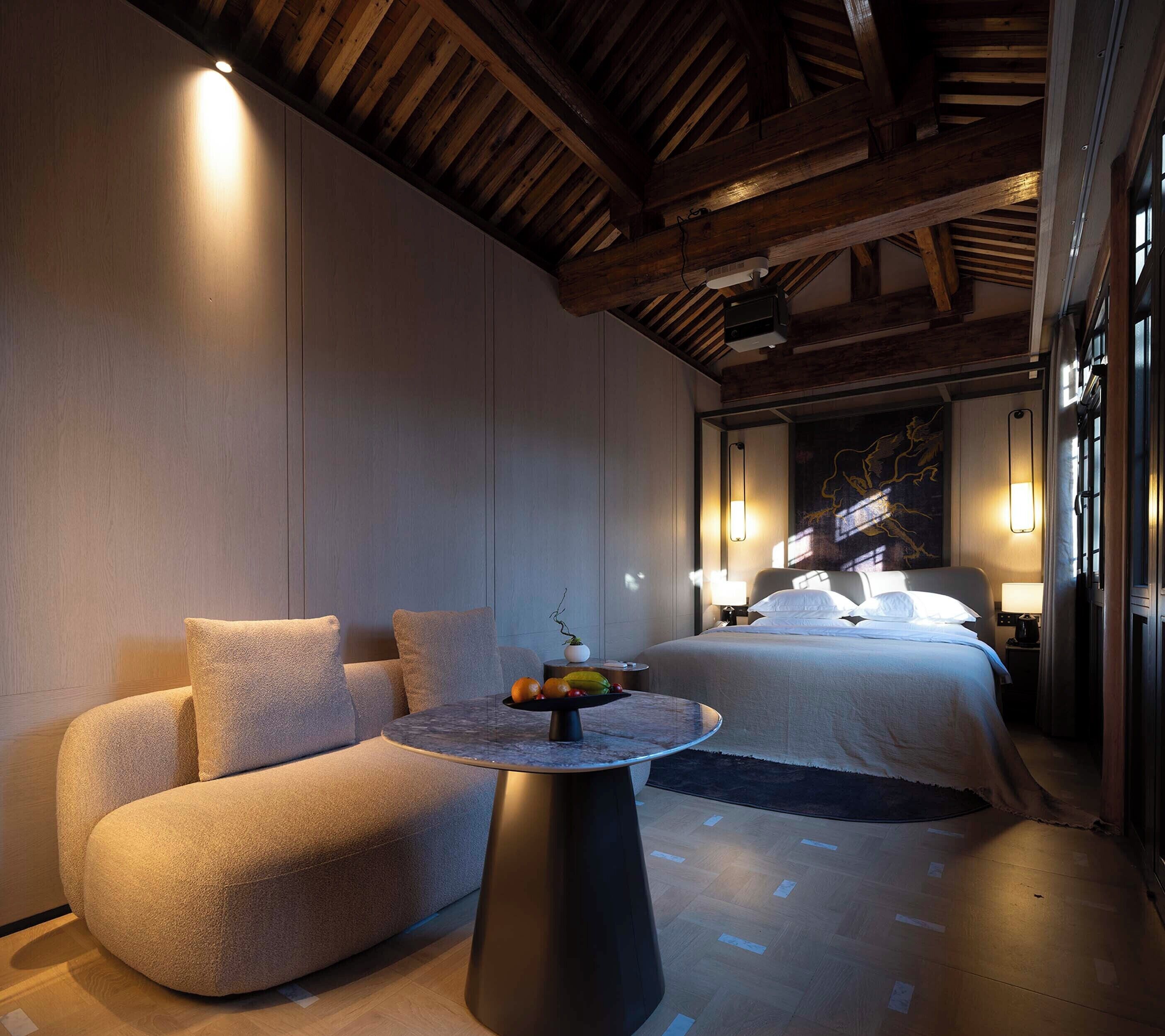 Desk, laptop workspace, free WiFi, bed sheets