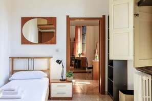 Iron/ironing board - Faenza Huge Apartment (Firenze)