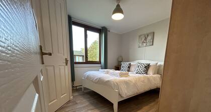 Athelington Lodge - Chestnut - sleeps 6 guests in 2 bedrooms