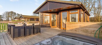 Athelington lodge - Beech  - sleeps 6 guests  in 2 bedrooms