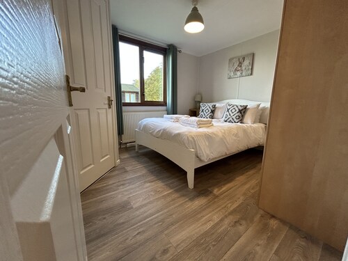 Athelington lodge - Beech  - sleeps 6 guests  in 2 bedrooms