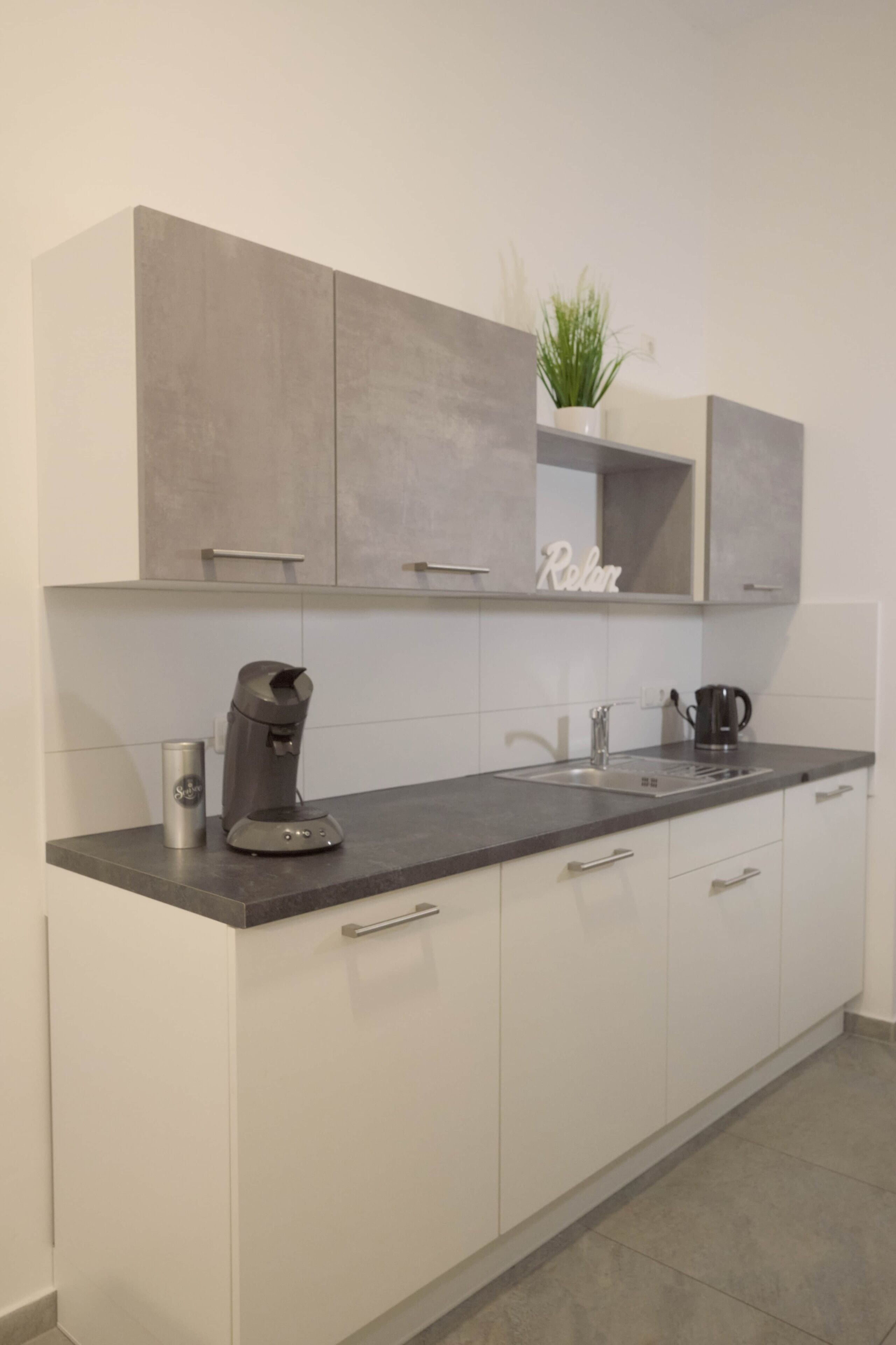 Herdplatte, Geschirrspüler, Kochgeschirr/Geschirr/Besteck