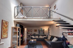 Living area - Carmine Comfort Apartment (Firenze)
