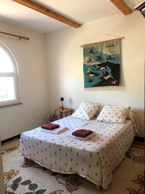 4 bedrooms, iron/ironing board, travel crib, free WiFi