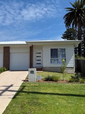 Exterior - Mabel: Family Holiday Home Ulladulla (Ulladulla)