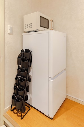 Apartment | Mini-refrigerator - MAISON Shin-Nakano201 (Tokyo)