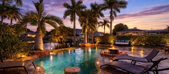Luxury•Heated Pool • Gulf Access Canal • Cape Coral