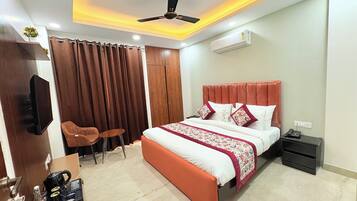 Iron/ironing board, free WiFi