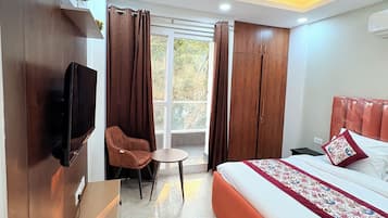 Iron/ironing board, free WiFi