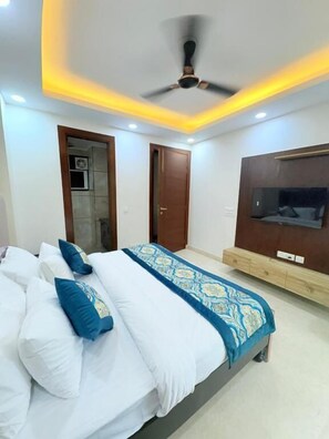 Iron/ironing board, free WiFi - The Nuvon Residency CR Park (New Delhi)