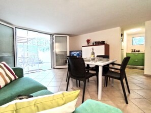 TV - Semi-detached house in green setting (Lignano Sabbiadoro)