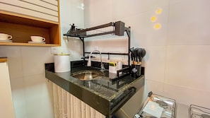 Classic Apartment | Private kitchen - Condomíno American Praia  (Porto Seguro)