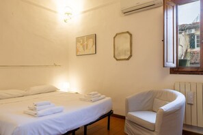 Iron/ironing board - Romana Central Apartment (Firenze)