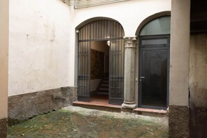 Exterior detail - Romana Central Apartment (Firenze)