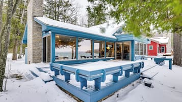 House (5 Bedrooms) | Interior