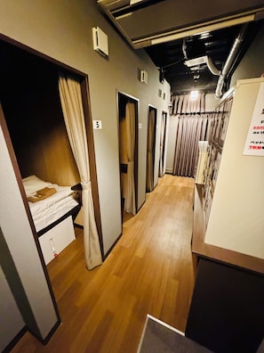 遮光布/窗簾、免費無線上網