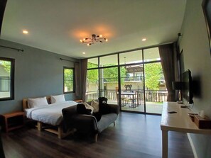 Deluxe villa, veranda, uitzicht op resort | Gratis wifi