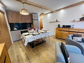 Dining - Renovated Méribel Apartment 6 pers, balcony, parking, WiFi (Méribel)