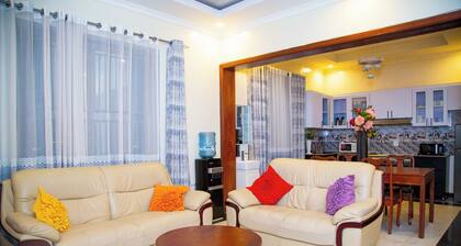 Beautiful 5-bedroom apartment in welcoming Kigali for your stay