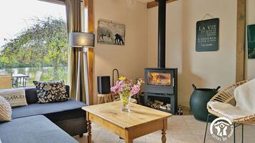 Télévision, table de tennis de table