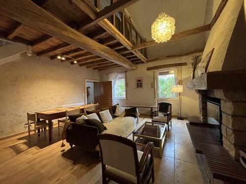 Peaceful 8-person cottage with garden near Le Pal Park