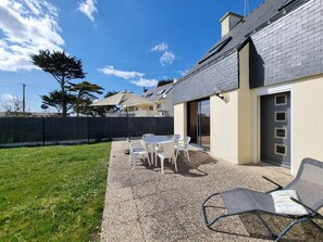 Outdoor dining - Spacious house 6 pers, near beach and port in St Jacques (Sarzeau)