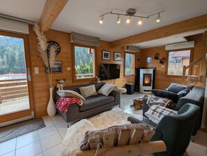 TV, fireplace - Cozy chalet in Gérardmer with spa and sauna (Gérardmer)