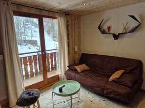 TV - Cozy T2 at the foot of Nyon cable car with Wifi and pets allowed (Samoëns)