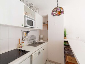 Fridge, microwave, dishwasher, toaster